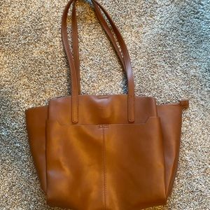 Women’s leather roots purse